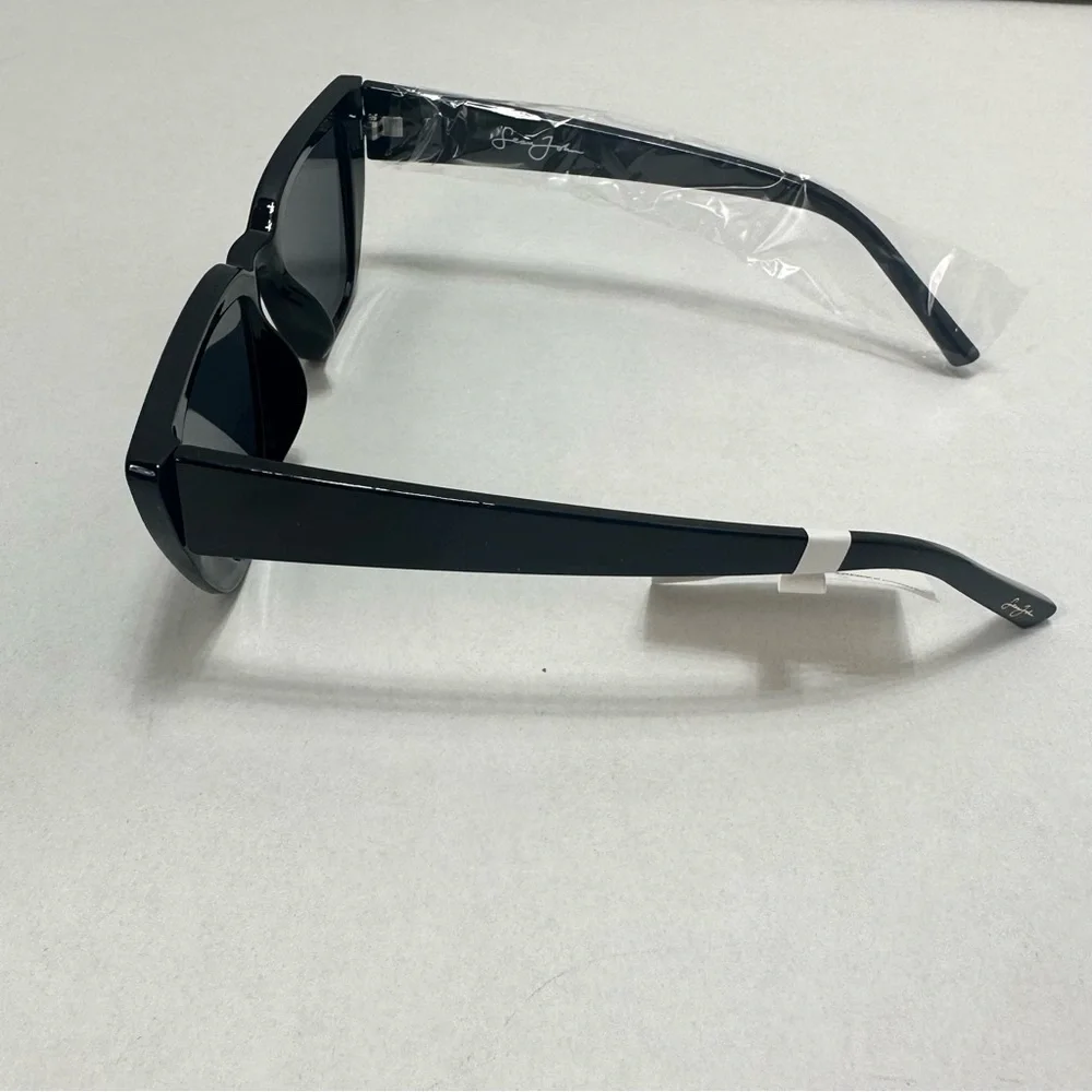 Sean John Black Cat Eye Vintage Style‎ Sunglasses / Dark Grey UV Lenses - New